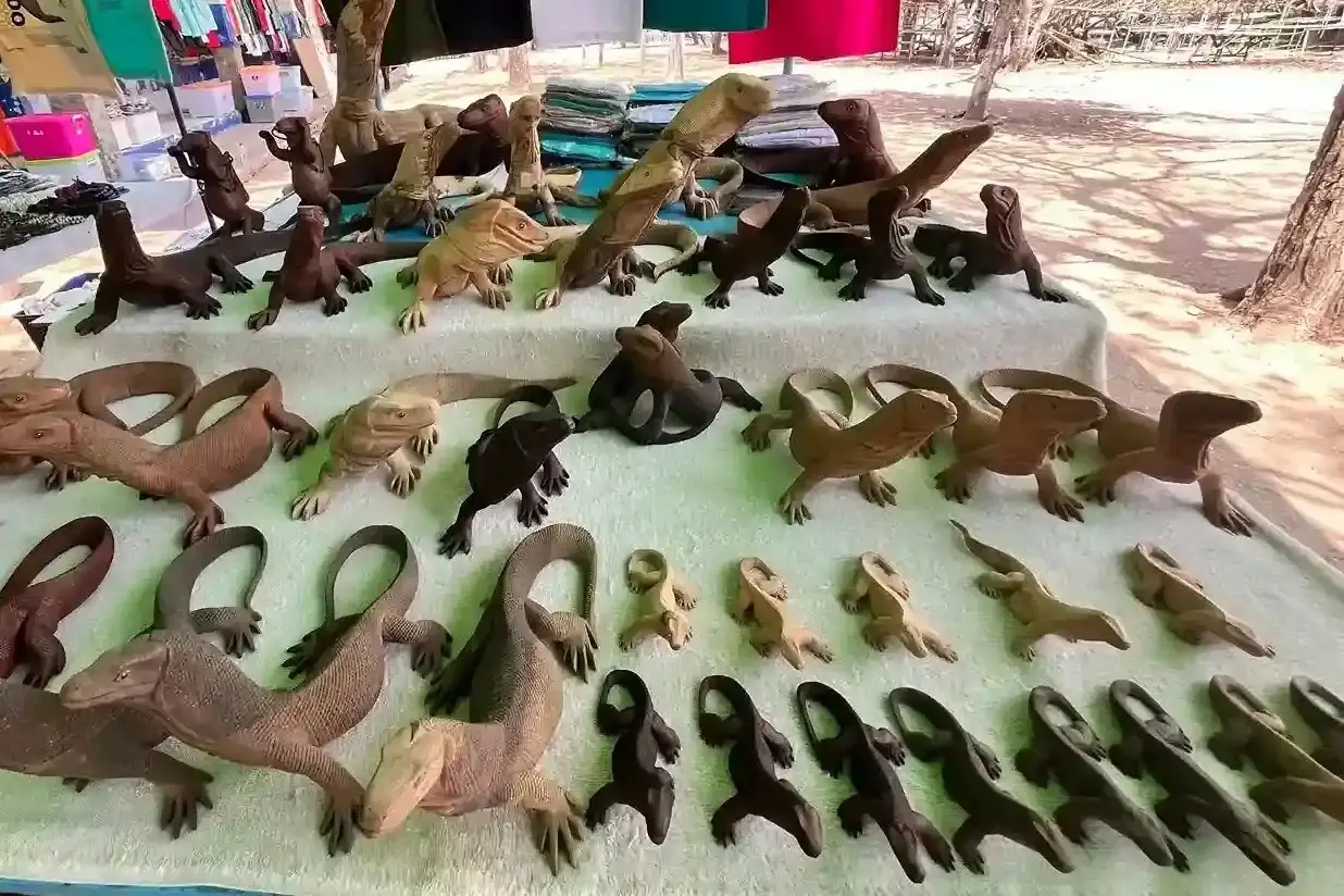 Best Labuan Bajo Souvenirs to Bring Home Memories
